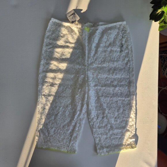 COPY - Free People Lace Biker short NWT (All day lace capri) - Picture 3 of 3